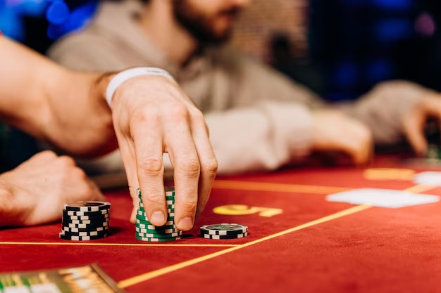Bandar Ceme live dealer table on cair 138 mobile showing card hands and betting area